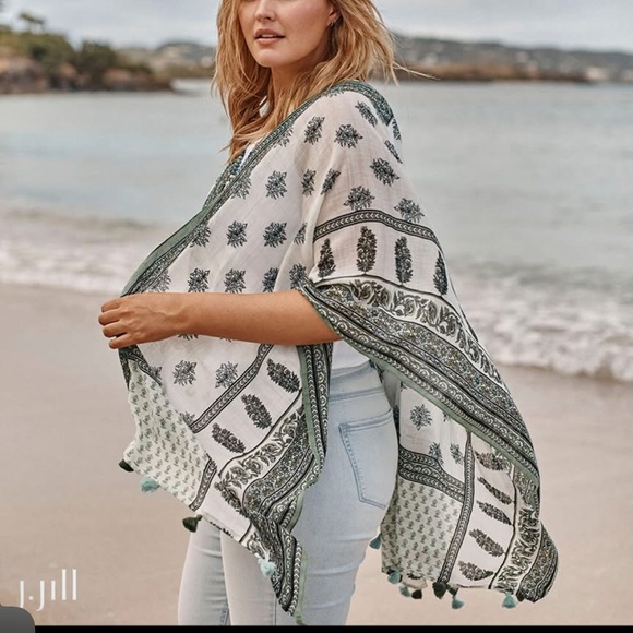 NWT J. Jill Bohemian Barley Print Kimono or poncho/shawl with tassels - Picture 1 of 5